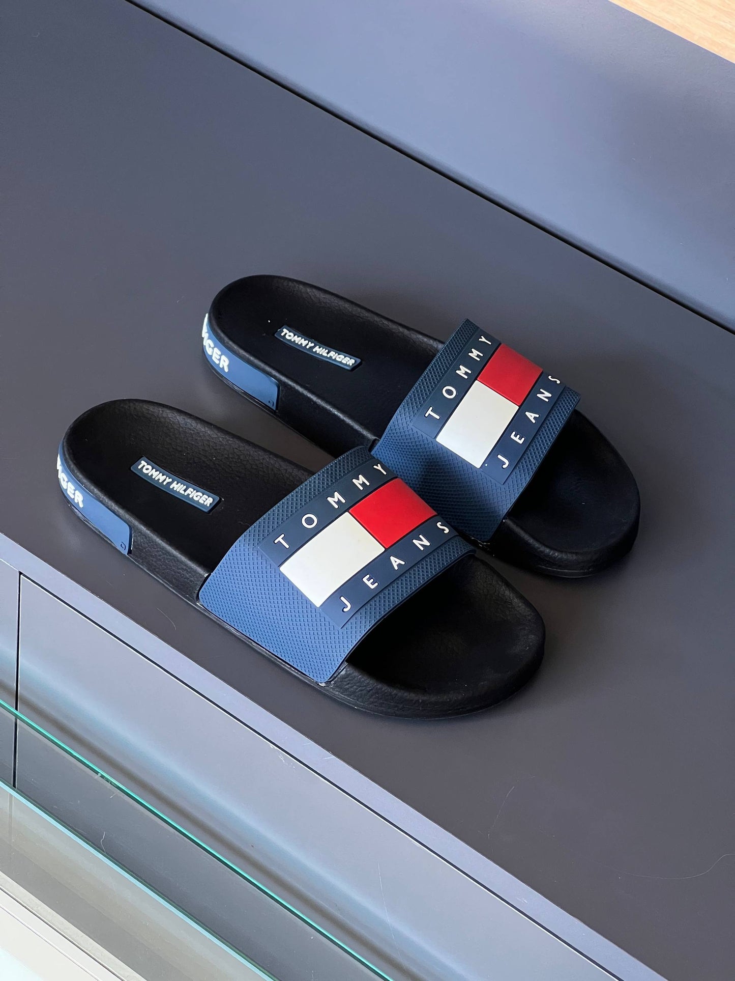 Tommy H. Sandals