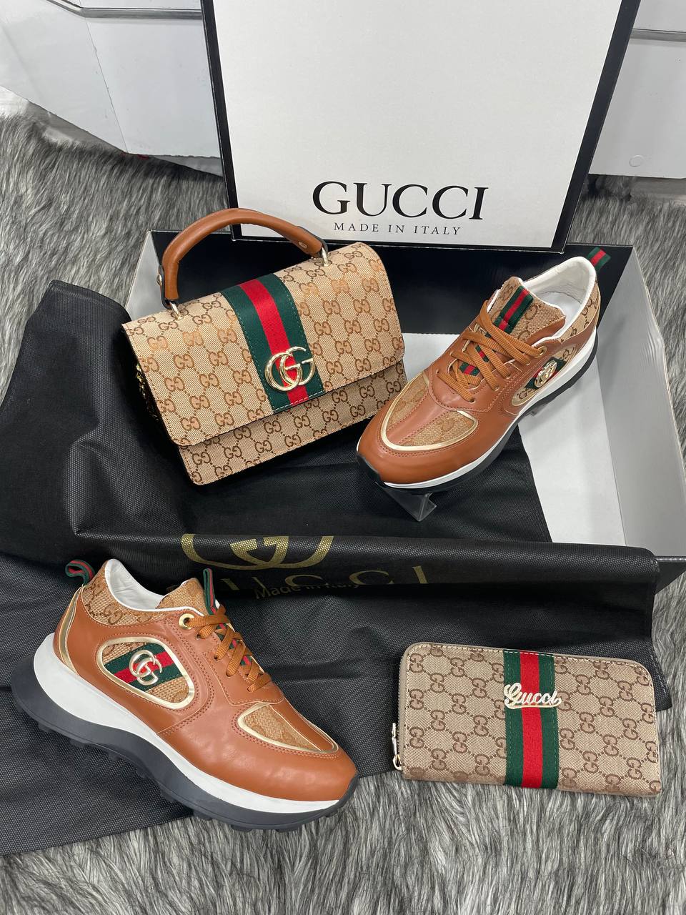Ensemble sac, chaussures et portefeuille
