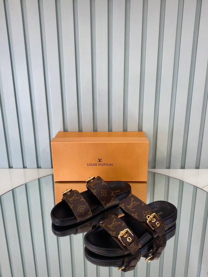 Metis Bag and Slipper