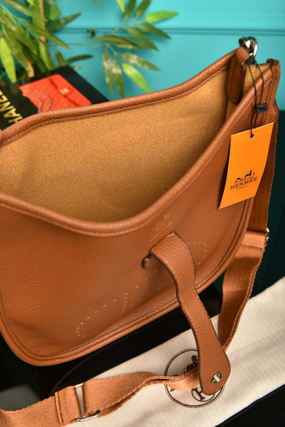 Evelyne Crossbody
