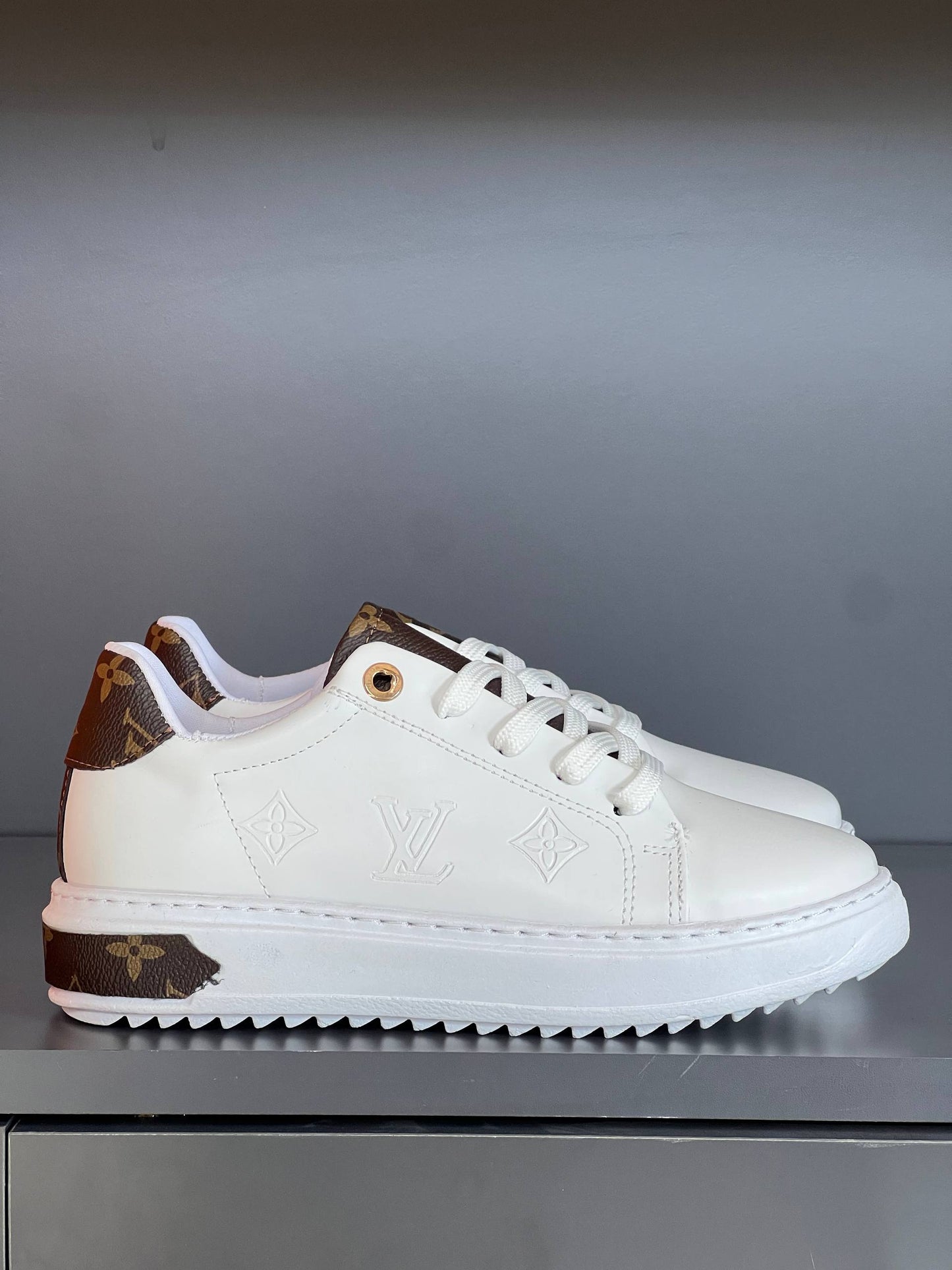 LVS - Shoe